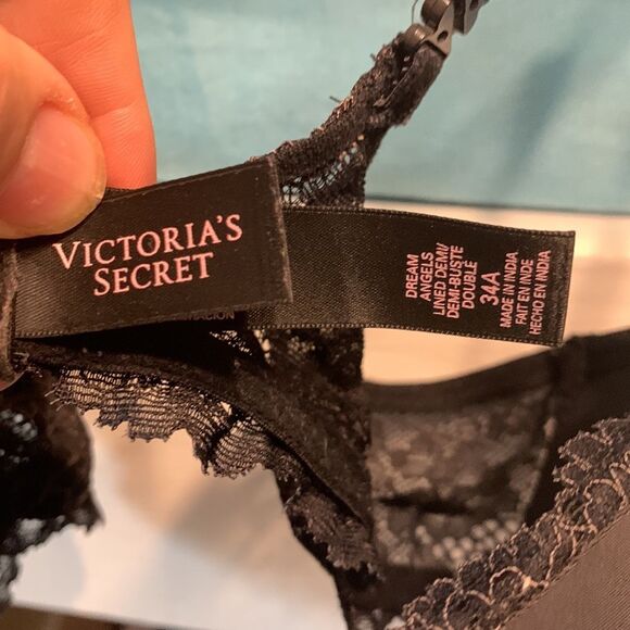 Victoria’s Secret | Women’s Black Padded Lace Bra - Picture 5 of 8